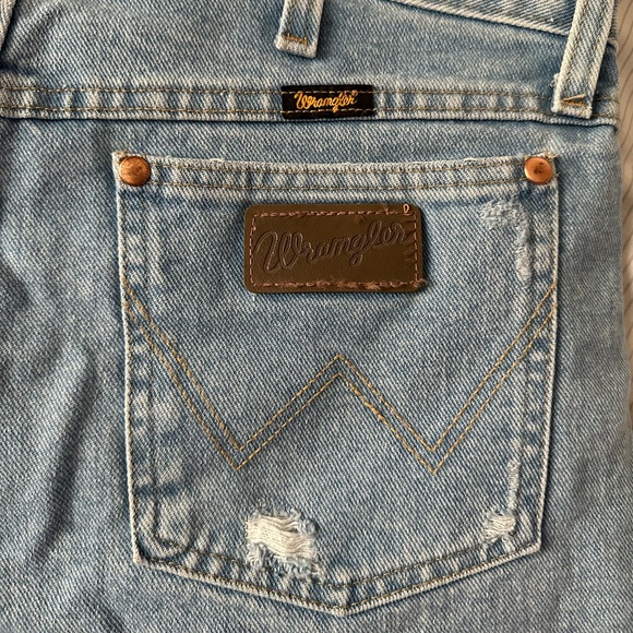 Wrangler High Rise Shorts - Picture 9 of 14